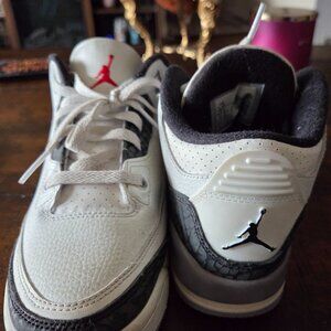 Boys Nike Jordan retro 3 size 1.5Y
